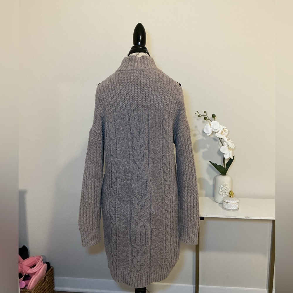 Express Cozy Cable Knit Sweater with cut out shoulders - Picture 3 of 7
